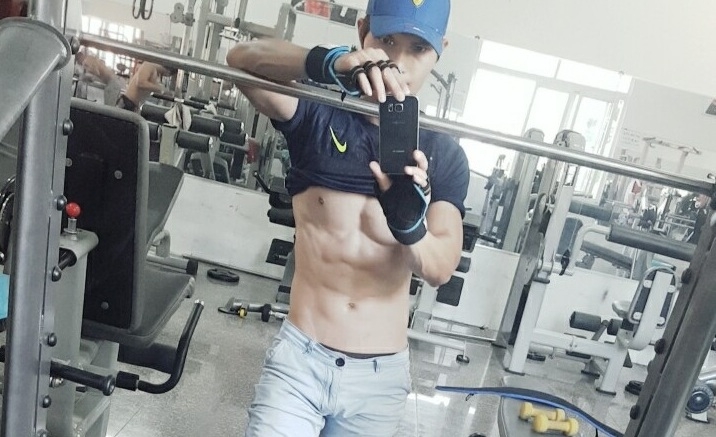 Công nhân cùng niềm say mê tập gym