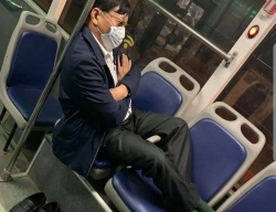 Công nhân phụ xe buýt bất lực trước ứng xử của hành khách