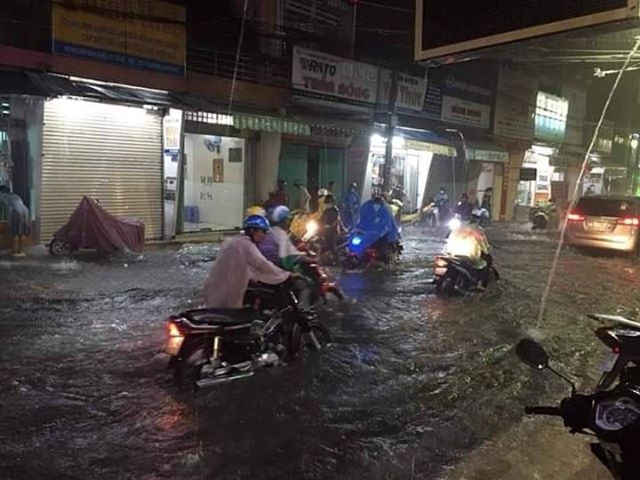 nhin lai nguoi dan nam bo cang minh doi dien trieu cuong
