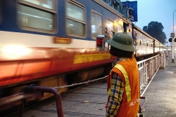 Niềm vui ngày 20/10 của những nữ lao động ngành Đường sắt