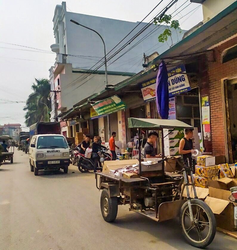 Náo nhiệt kinh doanh nơi “khai sinh” bánh kẹo gia công