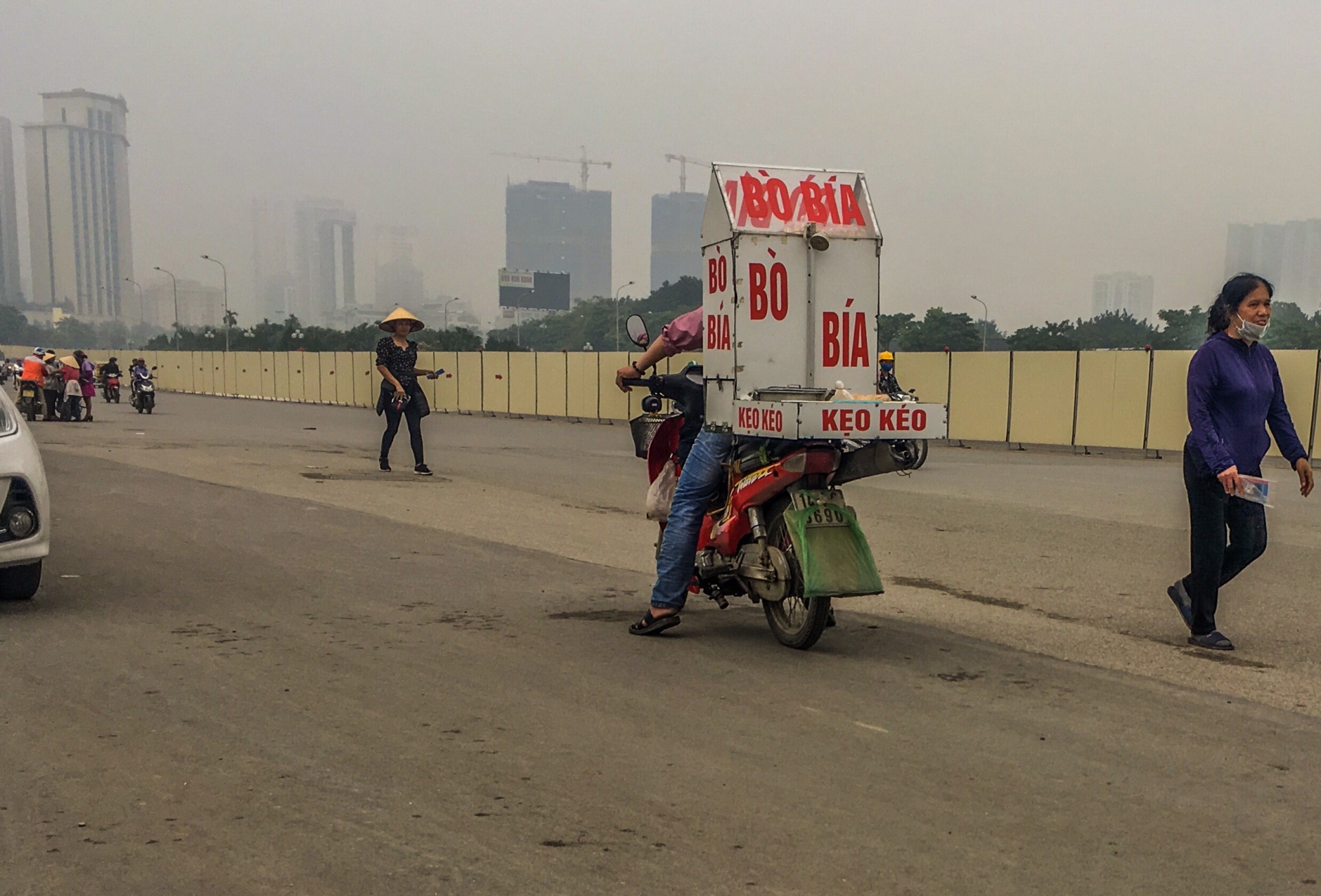 ve tran viet nam uae co cho den mon moi cho nguoi mua