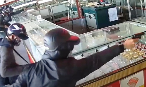 Cướp tiệm vàng: Chủ kinh doanh cần làm gì trước hiểm họa? cuop tiem vang chu kinh doanh can lam gi truoc hiem hoa