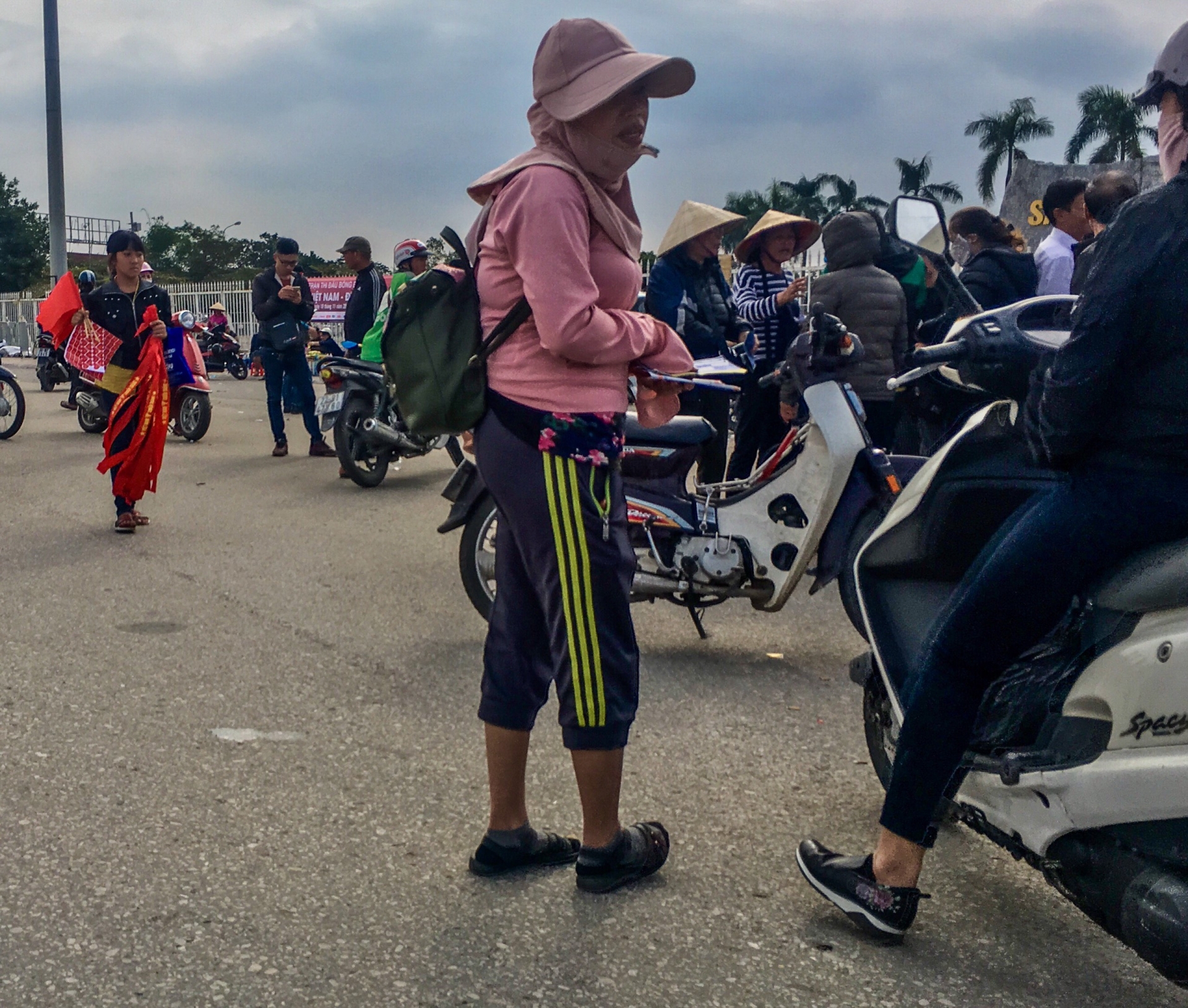 ve tran viet nam thai lan khi nguoi ban lai ve cung het gia voi co cho den