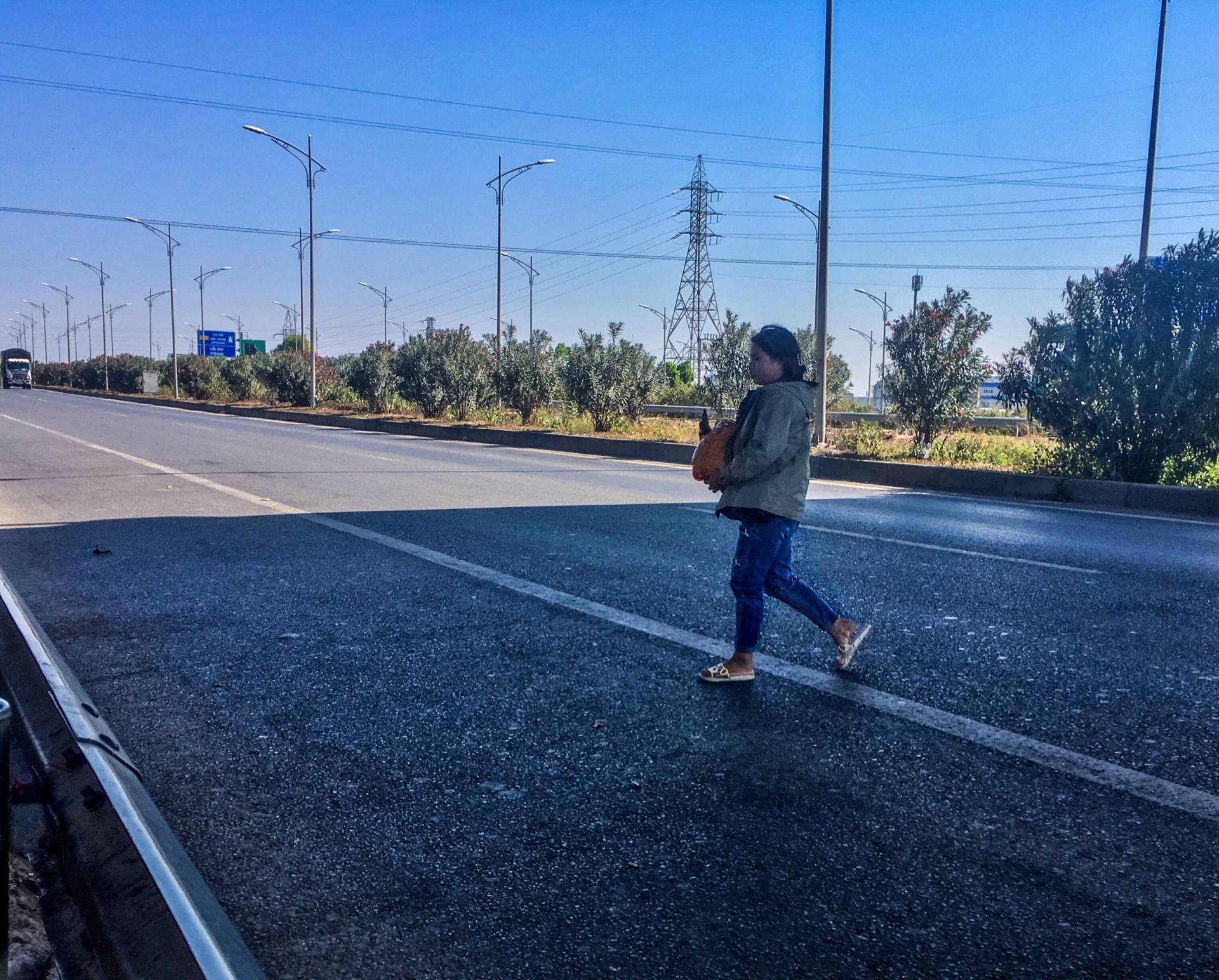 Hiểm nguy bến cóc trên cao tốc Hà Nội – Bắc Giang hiem nguy ben coc tren cao toc ha noi bac giang