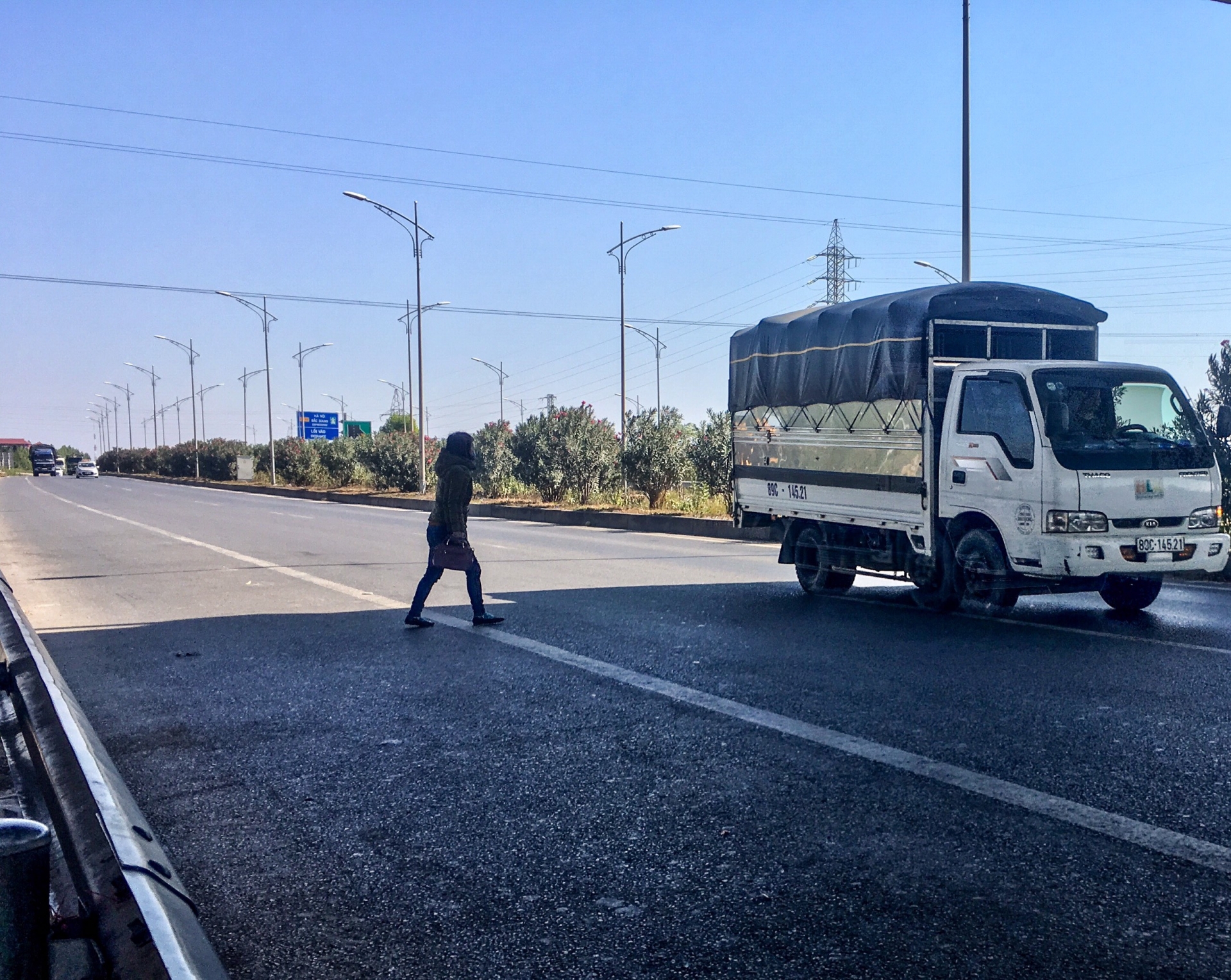 Hiểm nguy bến cóc trên cao tốc Hà Nội – Bắc Giang hiem nguy ben coc tren cao toc ha noi bac giang