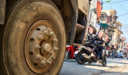 cau ca duoi cot dien dung dua voi tu than