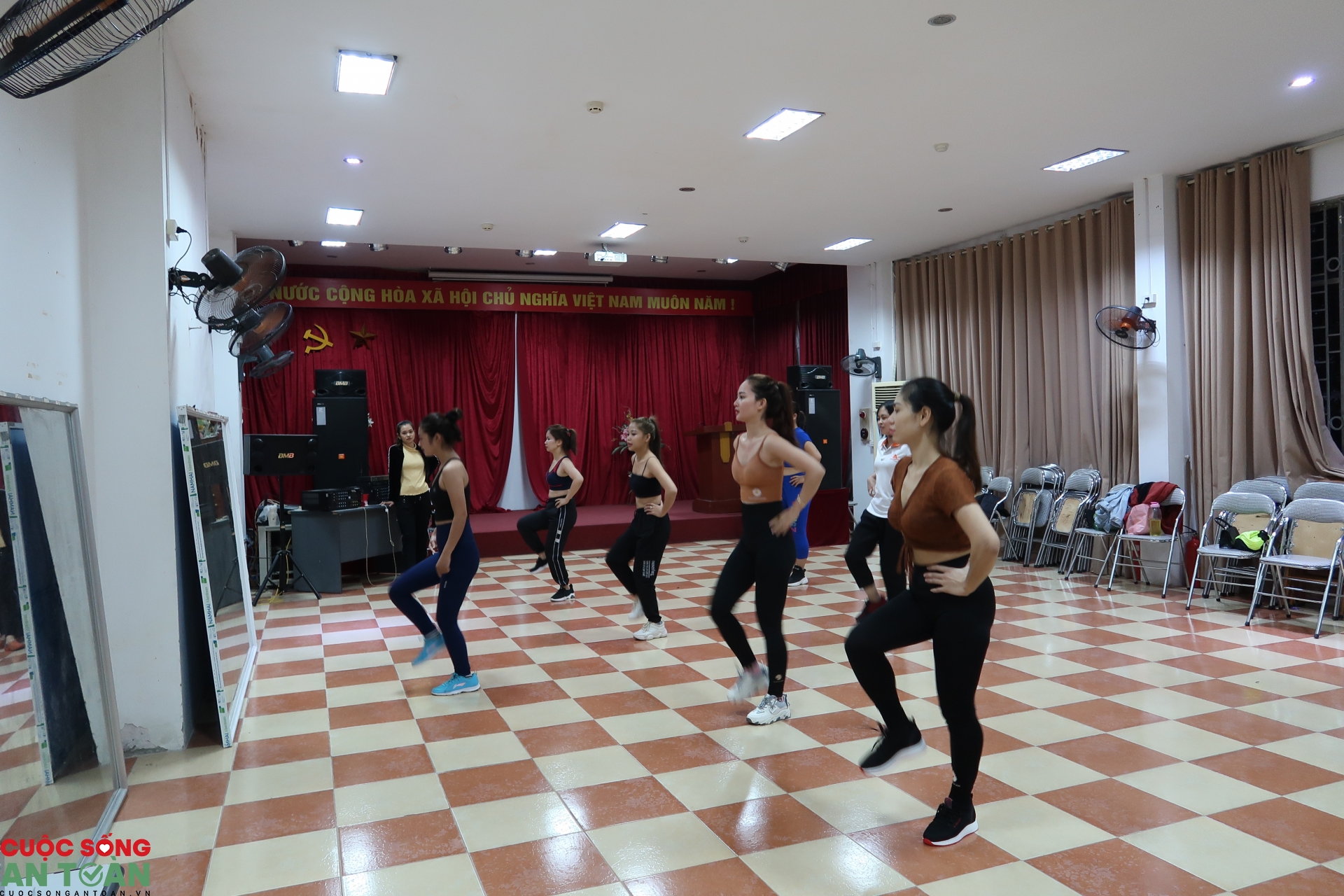 Phấn đấu tất cả các khu công nghiệp, khu chế xuất đều có thiết chế Công đoàn