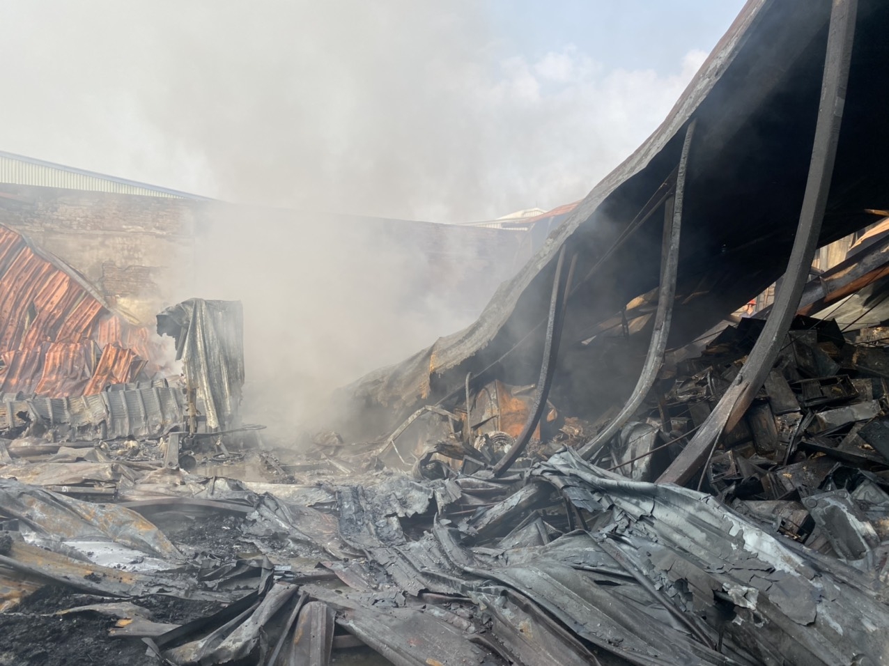 hai duong 1500m2 nha xuong cua hai cong ty bi thieu rui