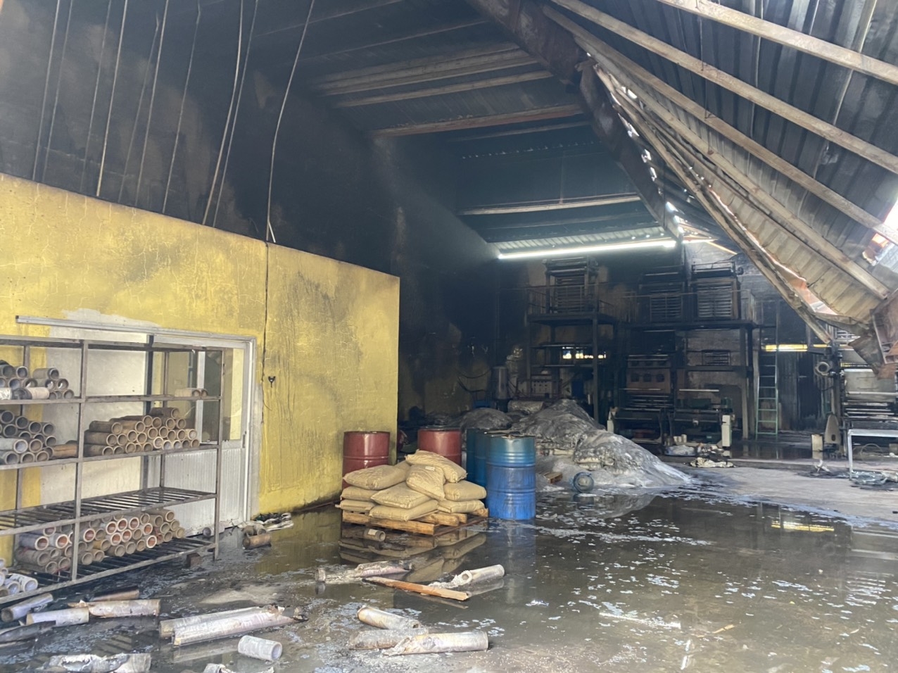 hai duong 1500m2 nha xuong cua hai cong ty bi thieu rui