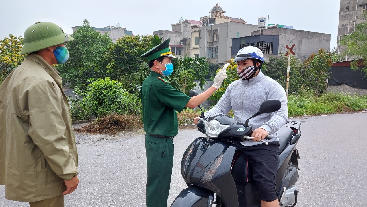 hai duong tang cuong hon 1000 can bo y te cho cac chot kiem soat dich covid 19