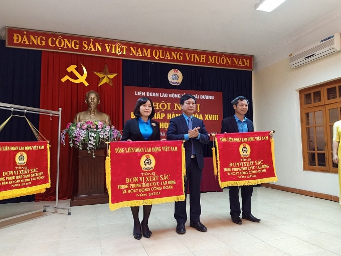 LĐLĐ tỉnh Hải Dương: Vượt chỉ tiêu thành lập CĐCS và kết nạp đoàn viên ldld tinh ha i duong vuo t chi tieu tha nh la p cdcs va ke t na p doa n vien