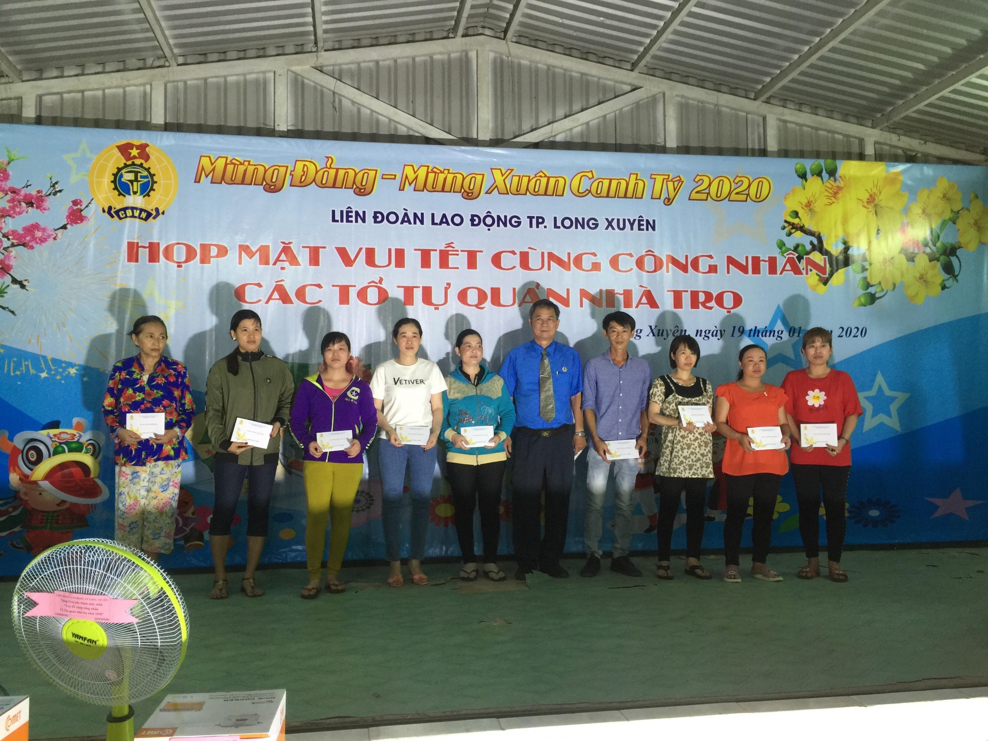an giang cong nhan lao dong phan khoi don tet canh ty 2020