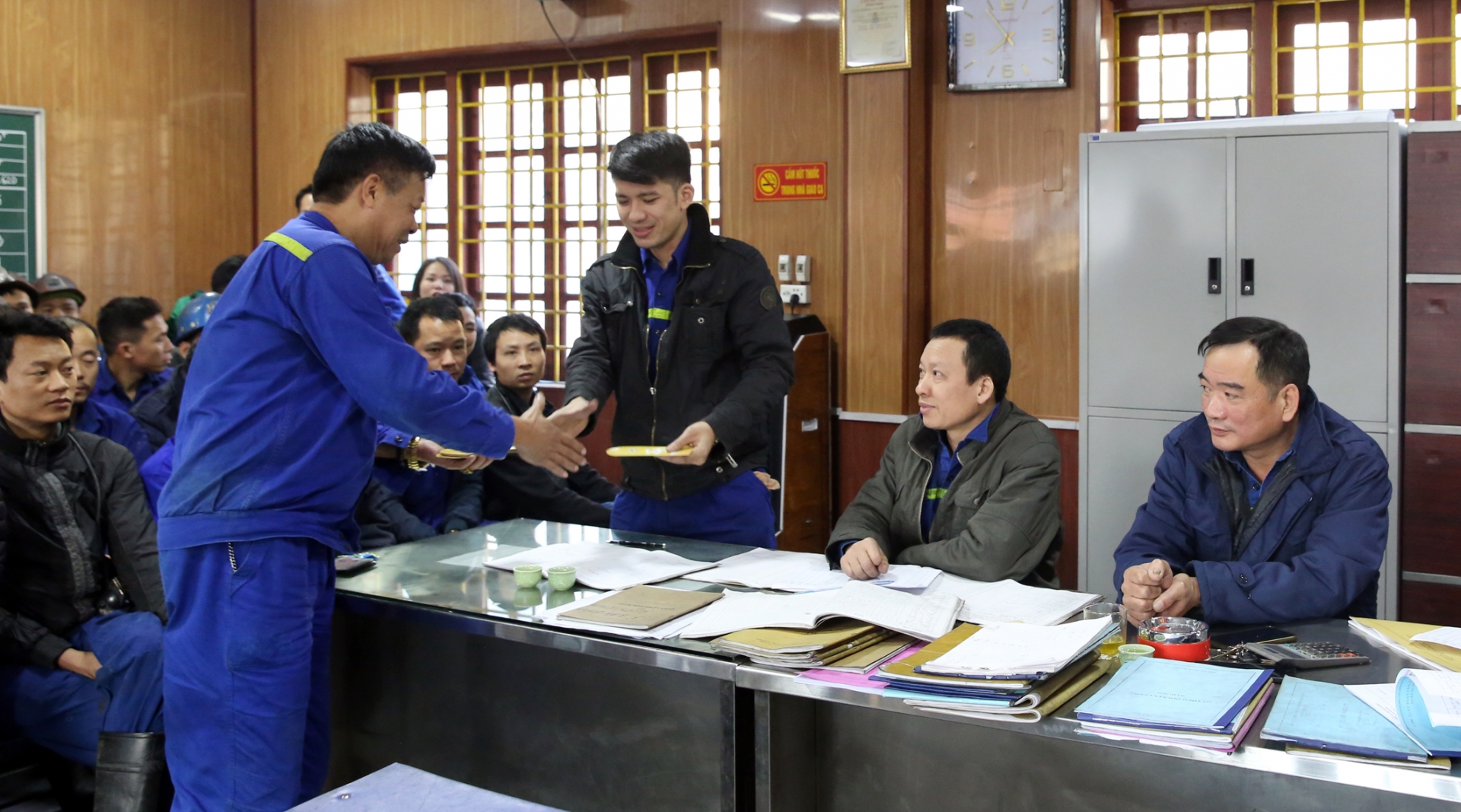 cong doan than khoang san vn than vang danh 99 lao dong tham gia san xuat dau xuan