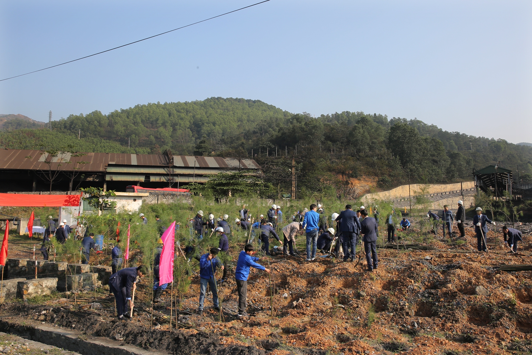 cong doan than khoang san vn than vang danh 99 lao dong tham gia san xuat dau xuan