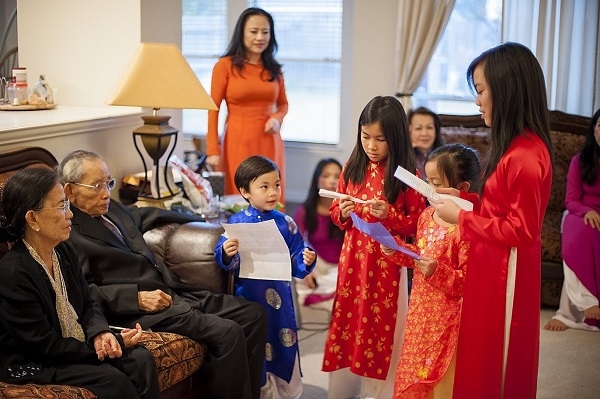 Tết đến nên tặng nhau quà gì?