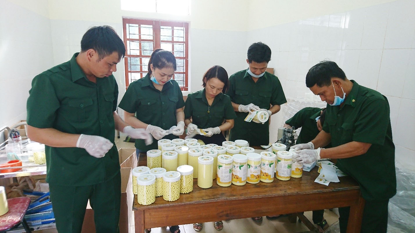 Phát huy hiệu quả mô hình sản xuất tinh bột Nghệ của người H’Mông Phát huy hiệu quả mô hình sản xuất tinh bột Nghệ của người H’Mông