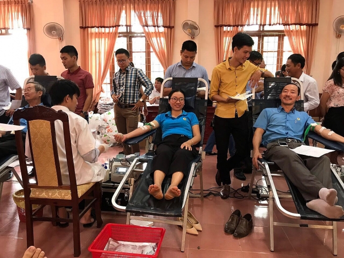 Liên đoàn Lao động tỉnh Quảng Trị tổ chức ngày hội hiến máu tình nguyện lien doan lao dong tinh quang tri to chuc ngay hoi hien mau tinh nguyen