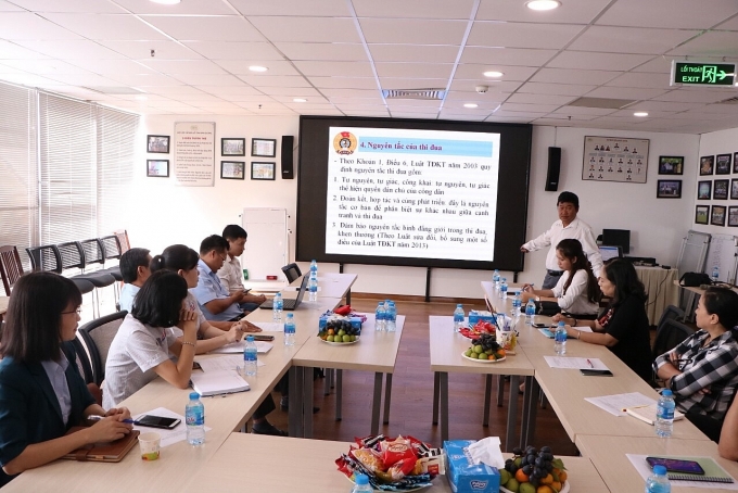 Tìm giải pháp đẩy mạnh phong trào thi đua lao động giỏi, lao động sáng tạo tim giai phap day manh phong trao thi dua lao dong gioi lao dong sang tao