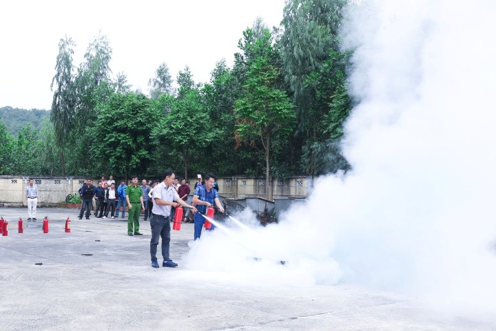 Huấn luyện nghiệp vụ, kiến thức về Phòng cháy chữa cháy - cứu nạn cứu hộ huan luyen nghiep vu kien thuc ve phong chay chua chay cuu nan cuu ho