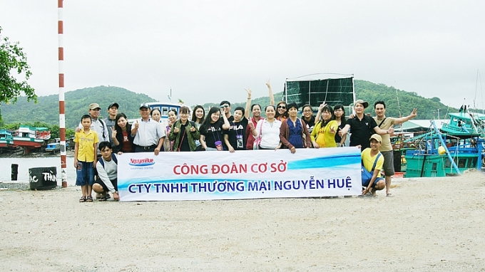 CĐCS Công ty TNHHTM Nguyễn Huệ:“Kết nối 100% người lao động gia nhập tổ chức Công đoàn” cdcs cong ty tnhhtm nguyen hueket noi 100 nguoi lao dong gia nhap to chuc cong doan