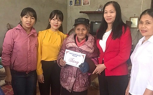 “Áo ấm mùa đông” món quà ý nghĩa đến với hoàn cảnh khó khăn ao am mua dong mon qua y nghia den voi hoan canh kho khan