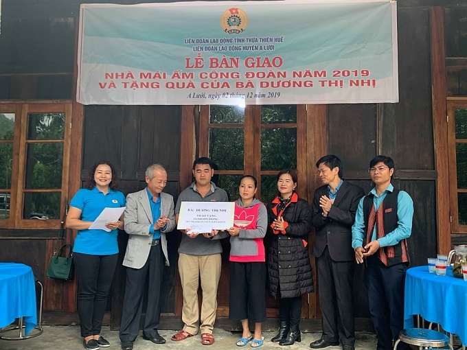 Khánh thành “Mái ấm Công đoàn” cho đoàn viên khó khăn khanh thanh mai am cong doan cho doan vien kho khan