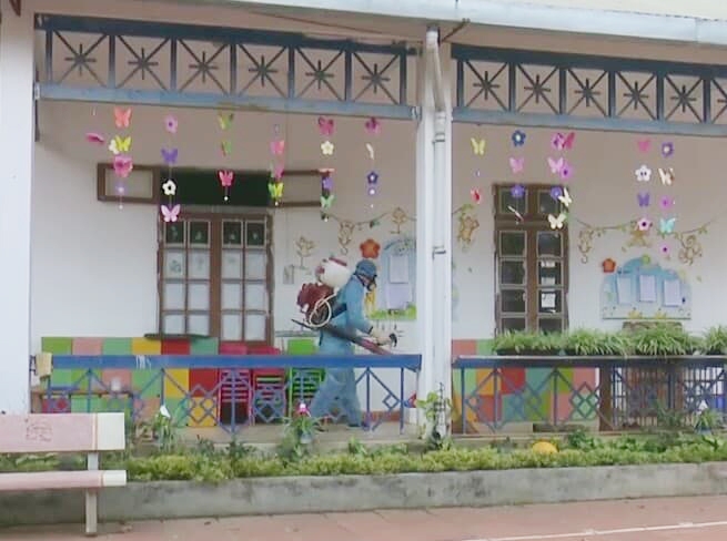 son la hoan thanh phun thuoc khu trung 601 co so giao duc tren dia ban tinh