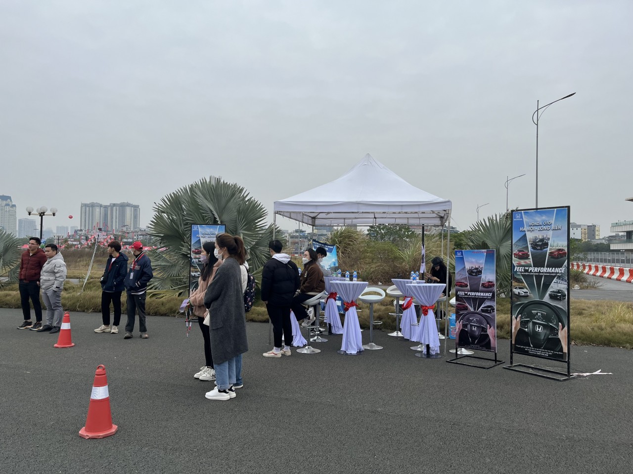 Khách hàng thích thú trải nghiệm các mẫu xe Honda tại Honda Thanks Day