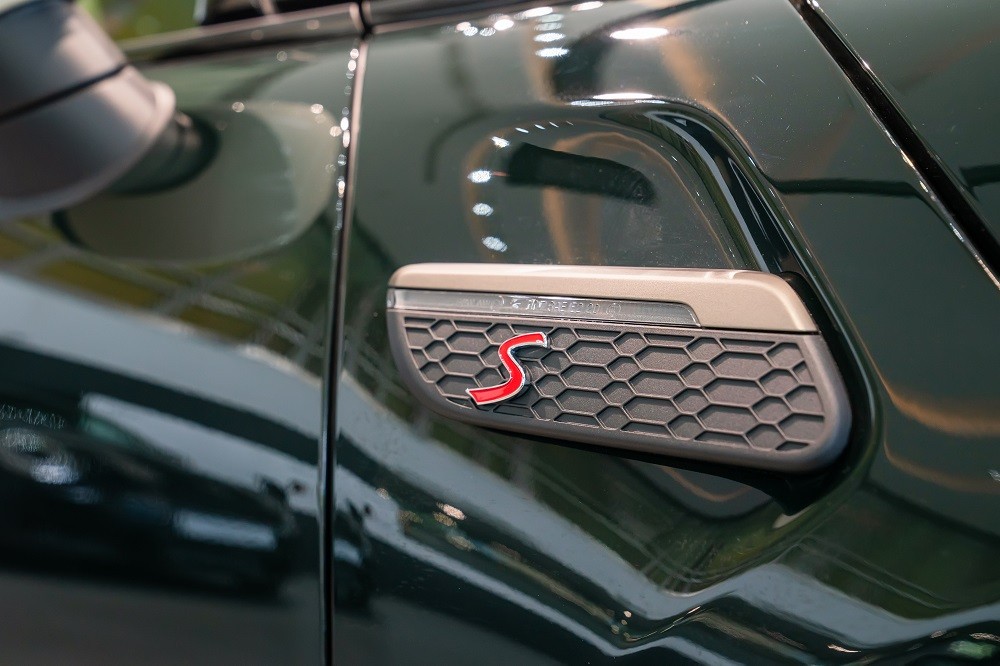 Mini Cooper S 3 Cửa Resolute Edition về Việt Nam với giá 2,3 tỉ đồng