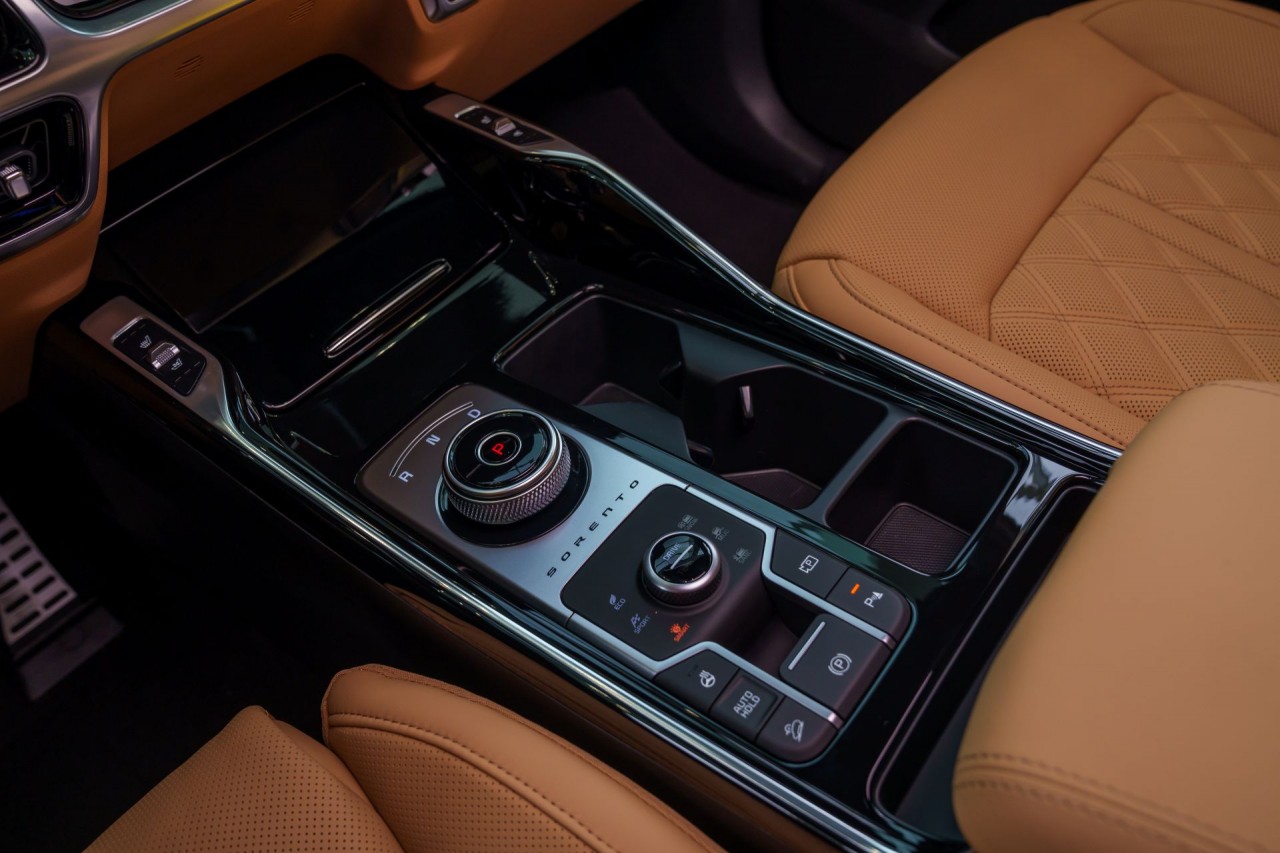 Kia Sorento Hybrid và PHEV ra mắt tại Việt Nam với giá từ 1,4-1,7 tỉ đồng