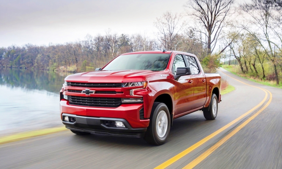 2929-2019-chevrolet-silverado-rst-1500x1000