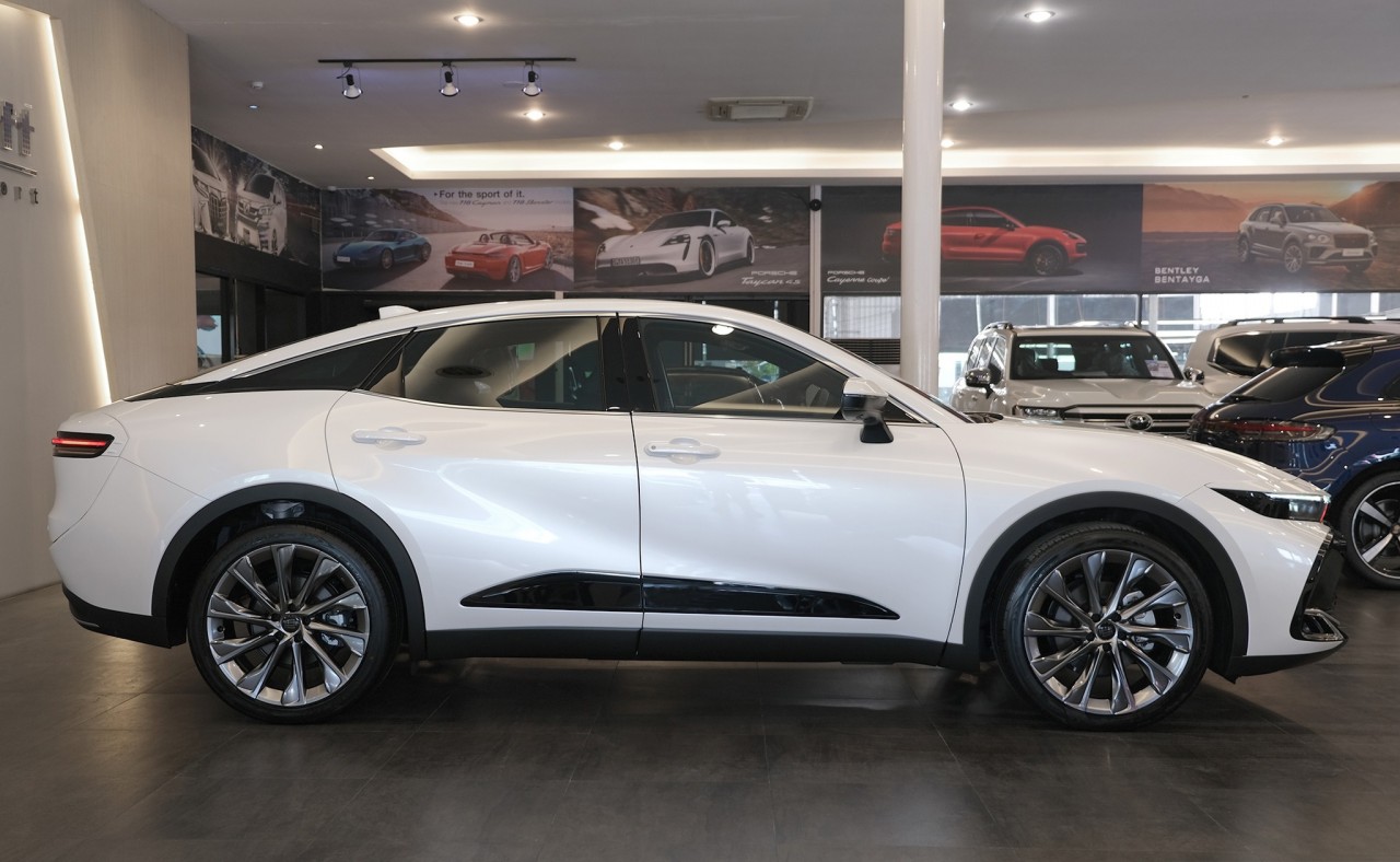 Toyota Crown thế hệ mới có mặt tại Thái Lan