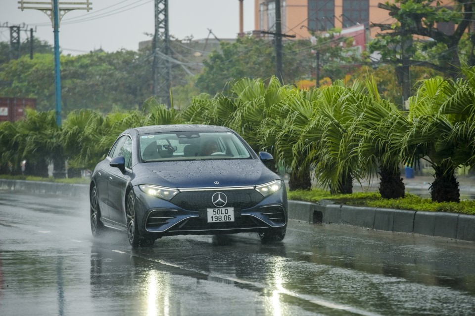 Mercedes-EQS EQS 450+ di chuyển được 850KM chỉ 1 lần sạc Mercedes-EQS EQS 450+ di chuyển được 850KM chỉ 1 lần sạc