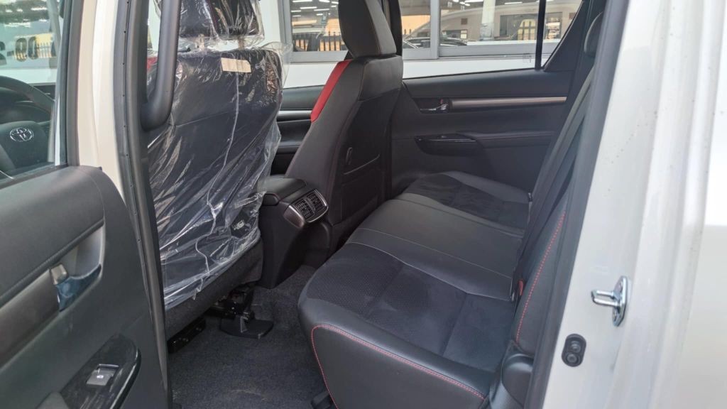 Toyota Hilux phiên bản GS Sport đầu tiên về Việt Nam có giá 1,1 tỷ đồng Toyota Hilux phiên bản GS Sport đầu tiên về Việt Nam có giá 1,1 tỷ đồng