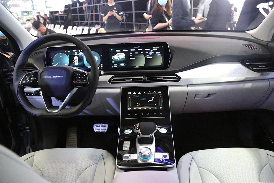 Beijing X7 thêm phiên bản Standard và Deluxe tại Việt Nam Beijing X7 thêm phiên bản Standard và Deluxe tại Việt Nam