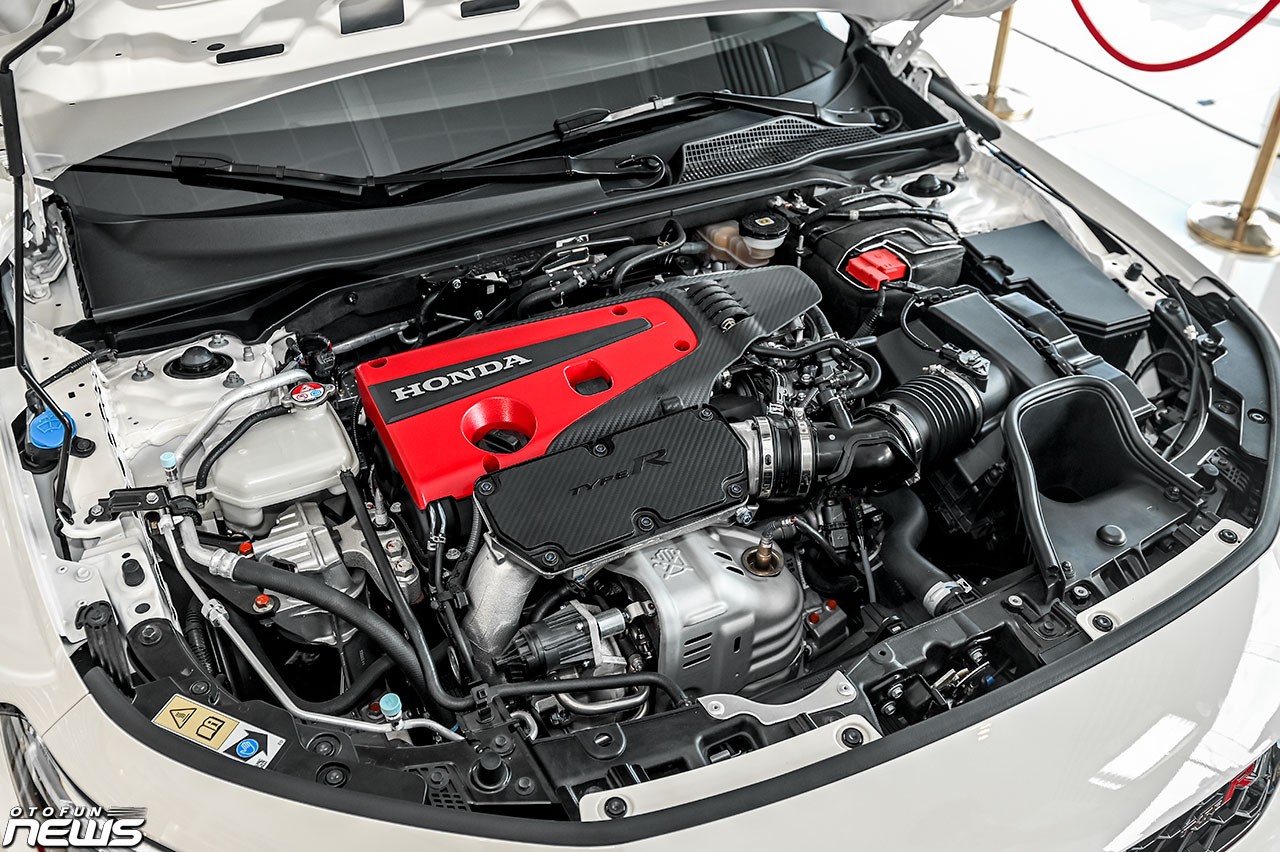 Honda Civic Type R tại Việt Nam có giá 2,4 tỷ đồng