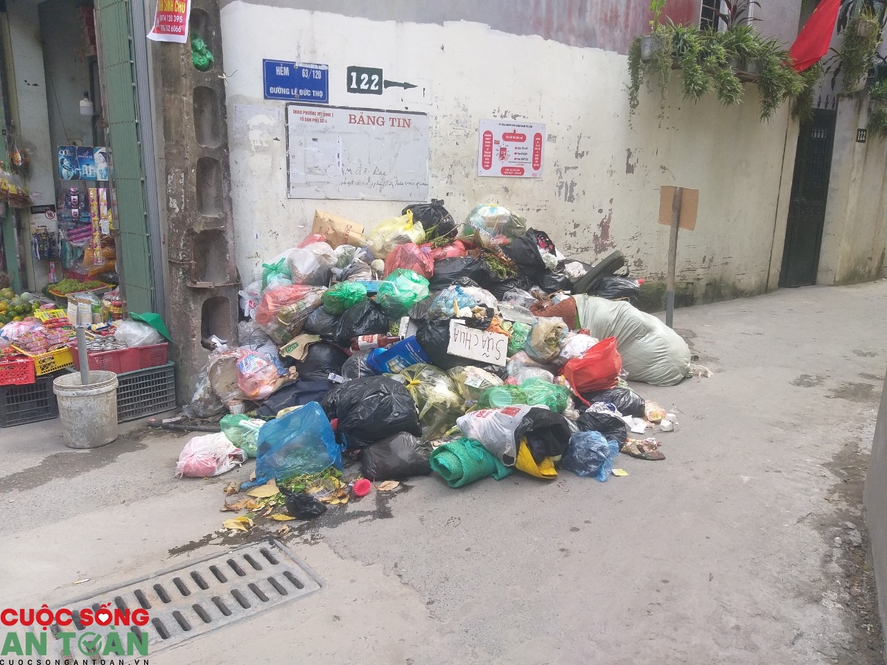 Bị nợ lương, công nhân Công ty cổ phần Đầu tư và Phát triển công nghệ cao Minh Quân đình công Bị nợ lương, công nhân Công ty cổ phần Đầu tư và Phát triển công nghệ cao Minh Quân đình công