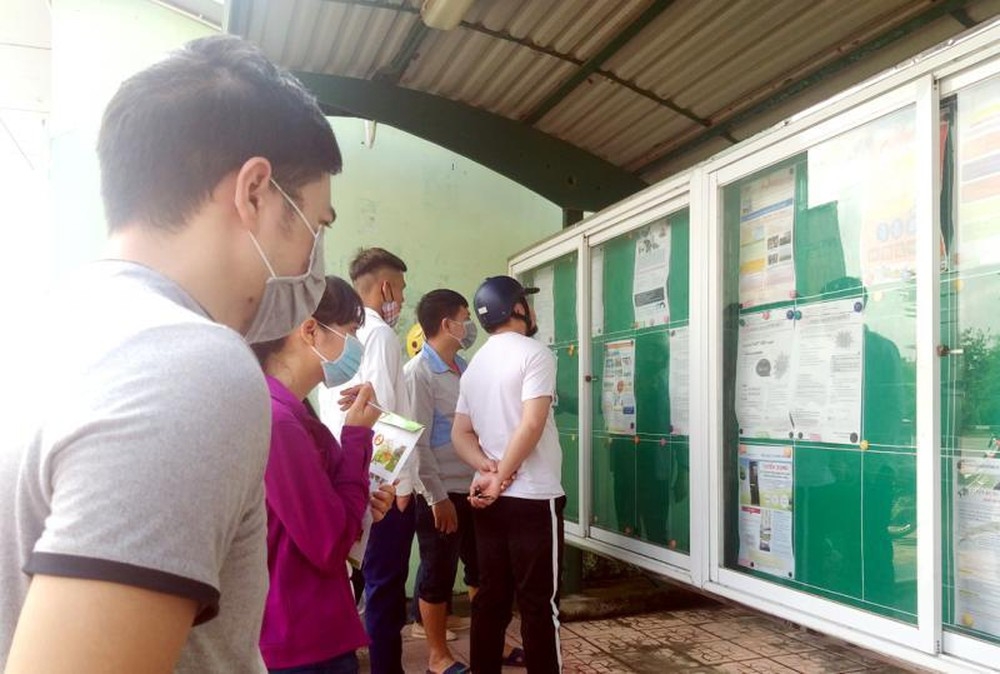 Bất chấp quy định, tuyển dụng lao động dưới 18 tuổi vẫn diễn ra tràn lan? Bất chấp quy định, tuyển dụng lao động dưới 18 tuổi vẫn diễn ra tràn lan?