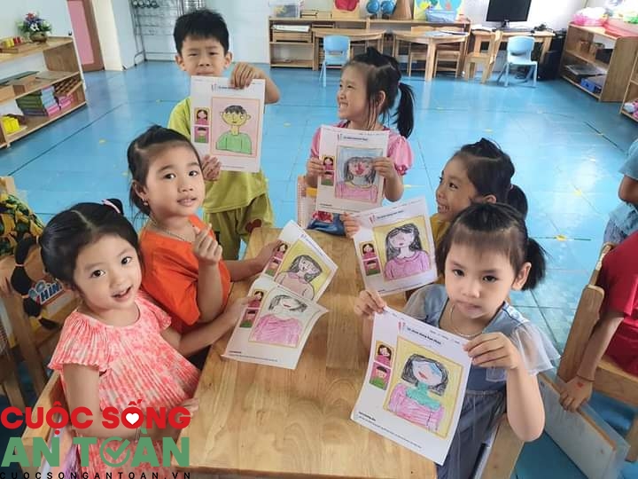 Hỗ trợ con công nhân 160 nghìn đồng/tháng: Nhiều phụ huynh chưa nắm được chính sách Hỗ trợ con công nhân 160 nghìn đồng/tháng: Nhiều phụ huynh chưa nắm được chính sách