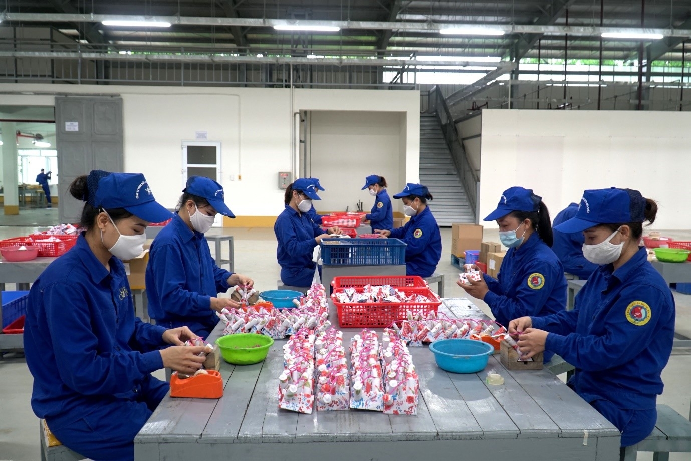 Sản phẩm pháo hoa “Giàn phun viên” và “Giàn phun hoa”: Có thật sự an toàn cho Tết? Sản phẩm pháo hoa “Giàn phun viên” và “Giàn phun hoa”: Có thật sự an toàn cho Tết?