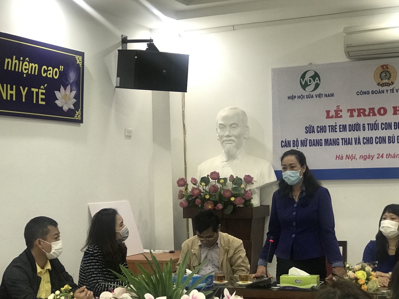 giot sua yeu thuong lan toa nghia tinh trao tang cac chien si ao trang