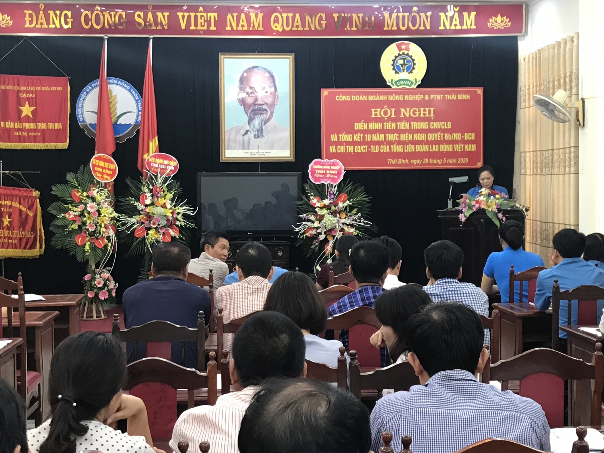 Hiệu quả từ phong trào thi đua “Hai giỏi” trong nữ CNVCLĐ hieu qua tu phong trao thi dua hai gioi trong nu cnvcld