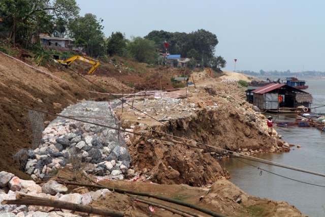 Hà Nội: Sạt lở diễn ra nghiêm trọng trên nhiều tuyến sông