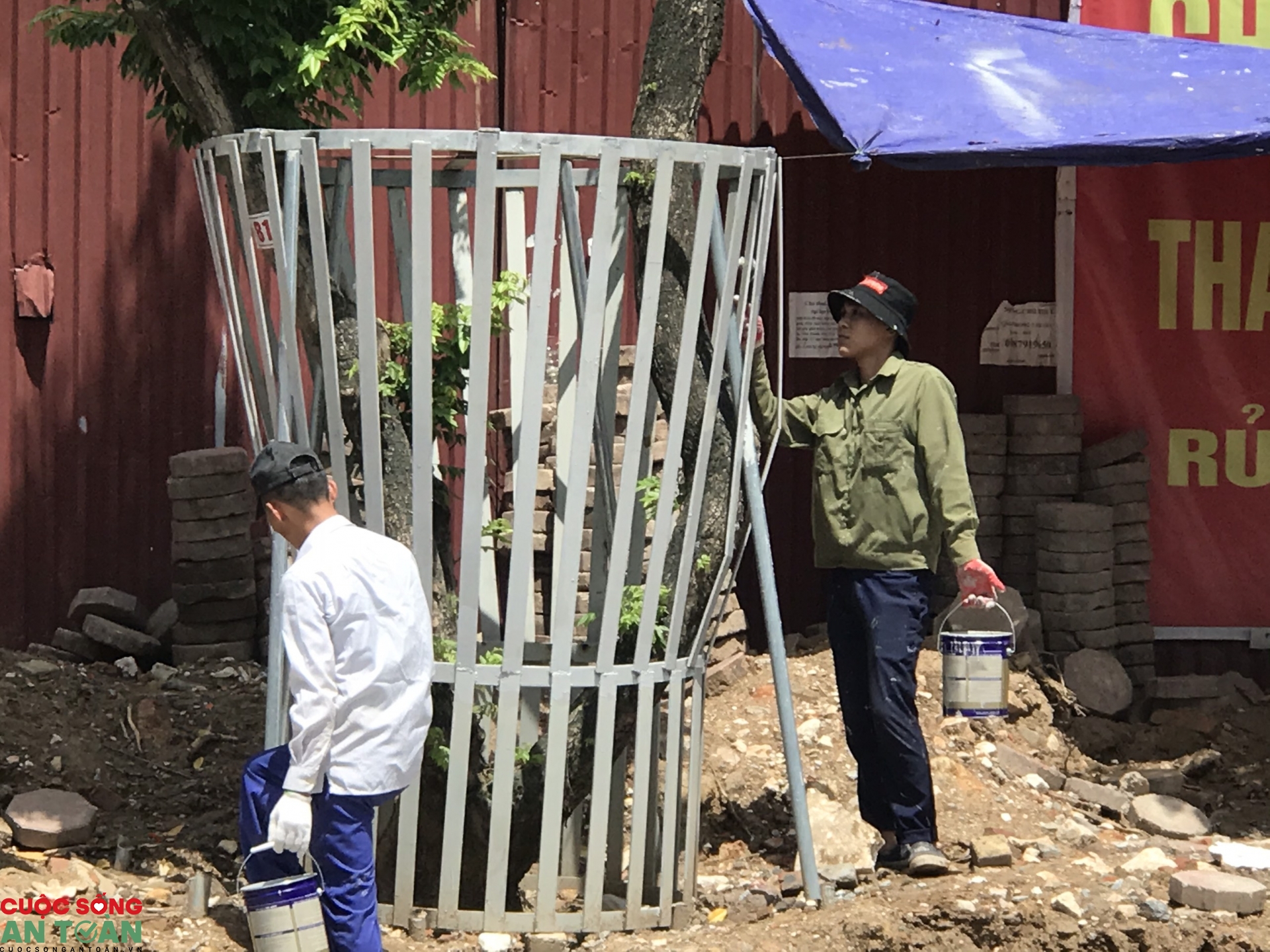 mac ao giap sat bao ve 34 cay sua do quy hon vang