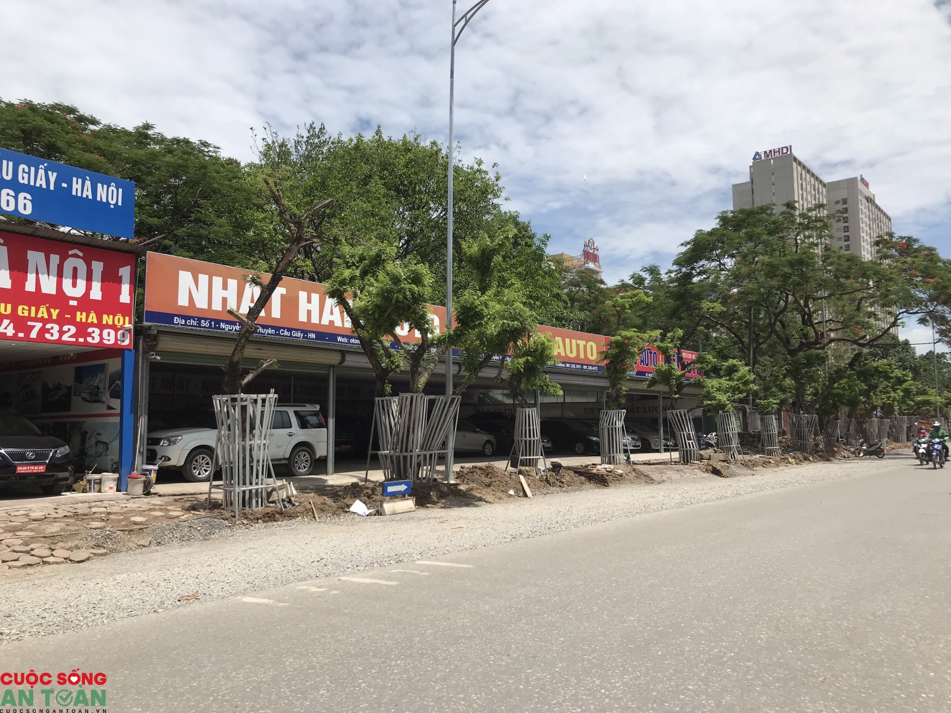 mac ao giap sat bao ve 34 cay sua do quy hon vang