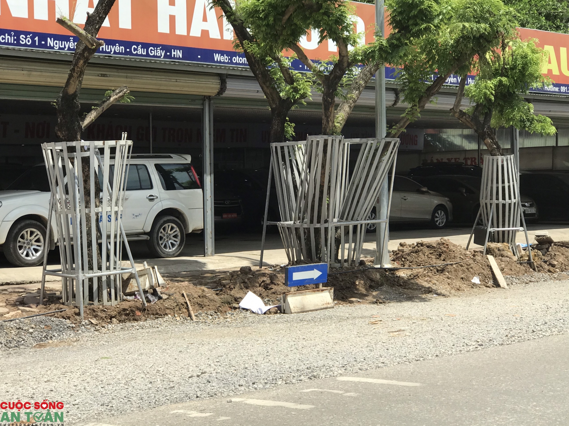 mac ao giap sat bao ve 34 cay sua do quy hon vang