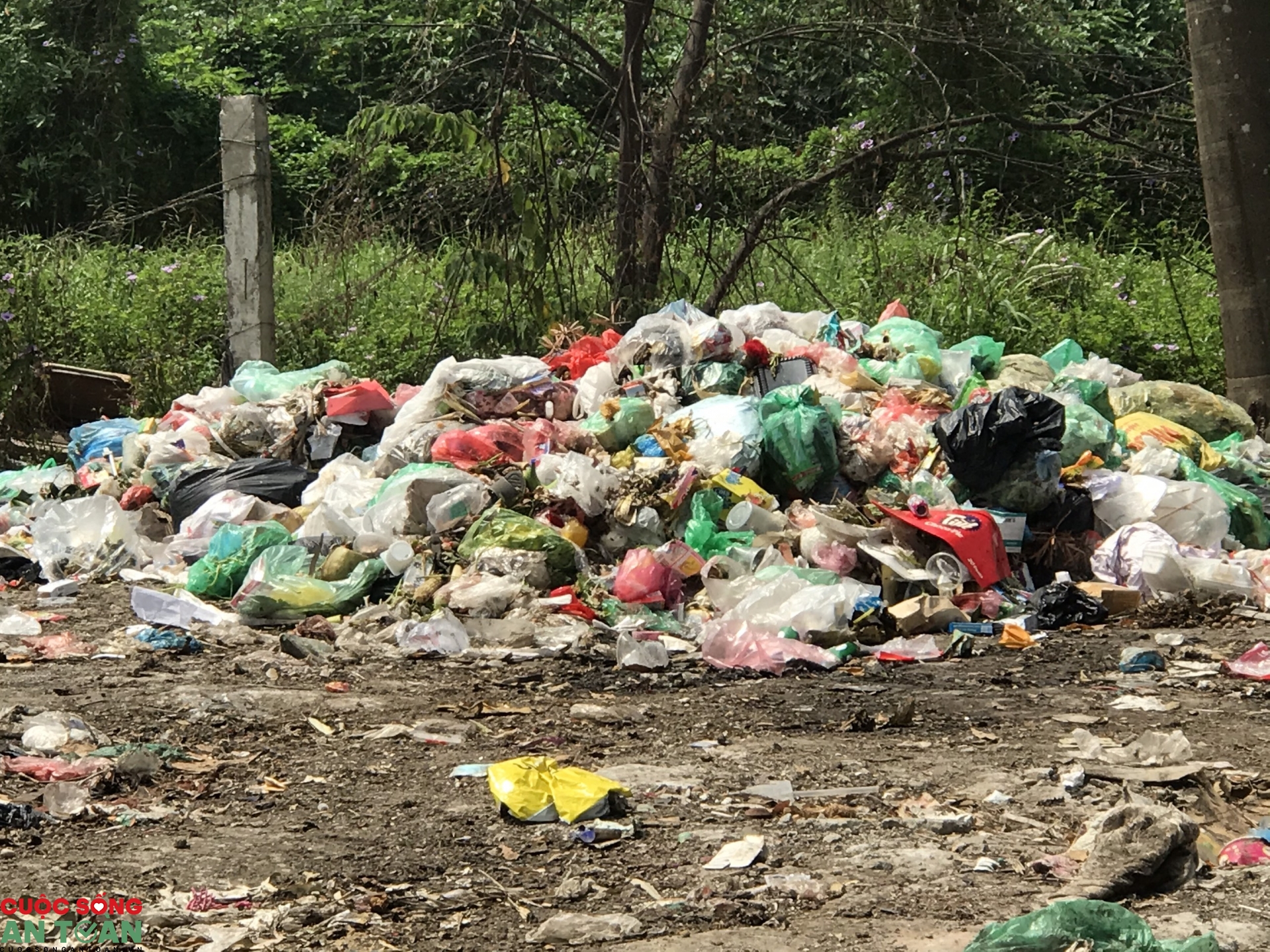 rac thai bua vay hanh ha cong nhan kcn bac thang long