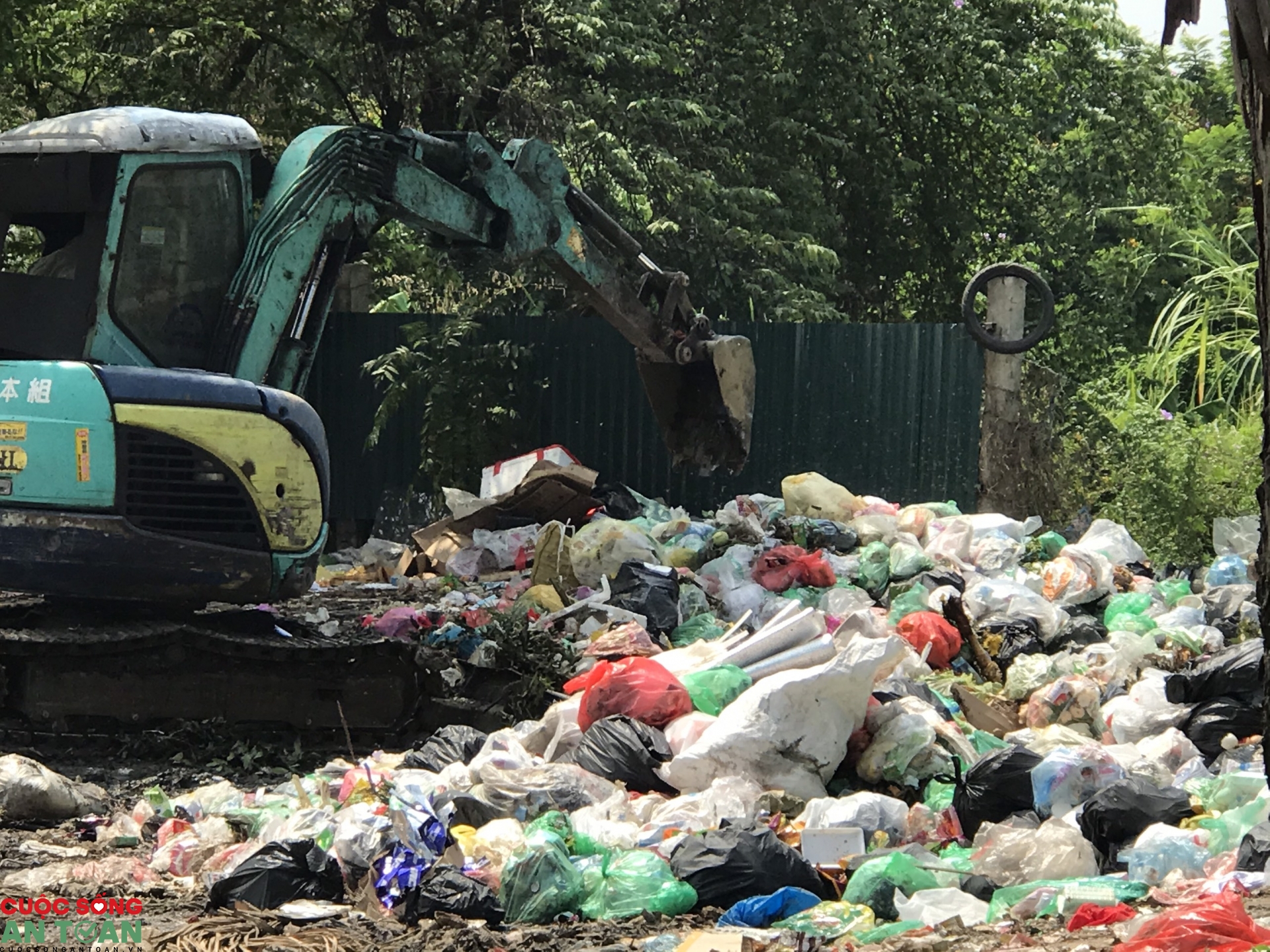 rac thai bua vay hanh ha cong nhan kcn bac thang long