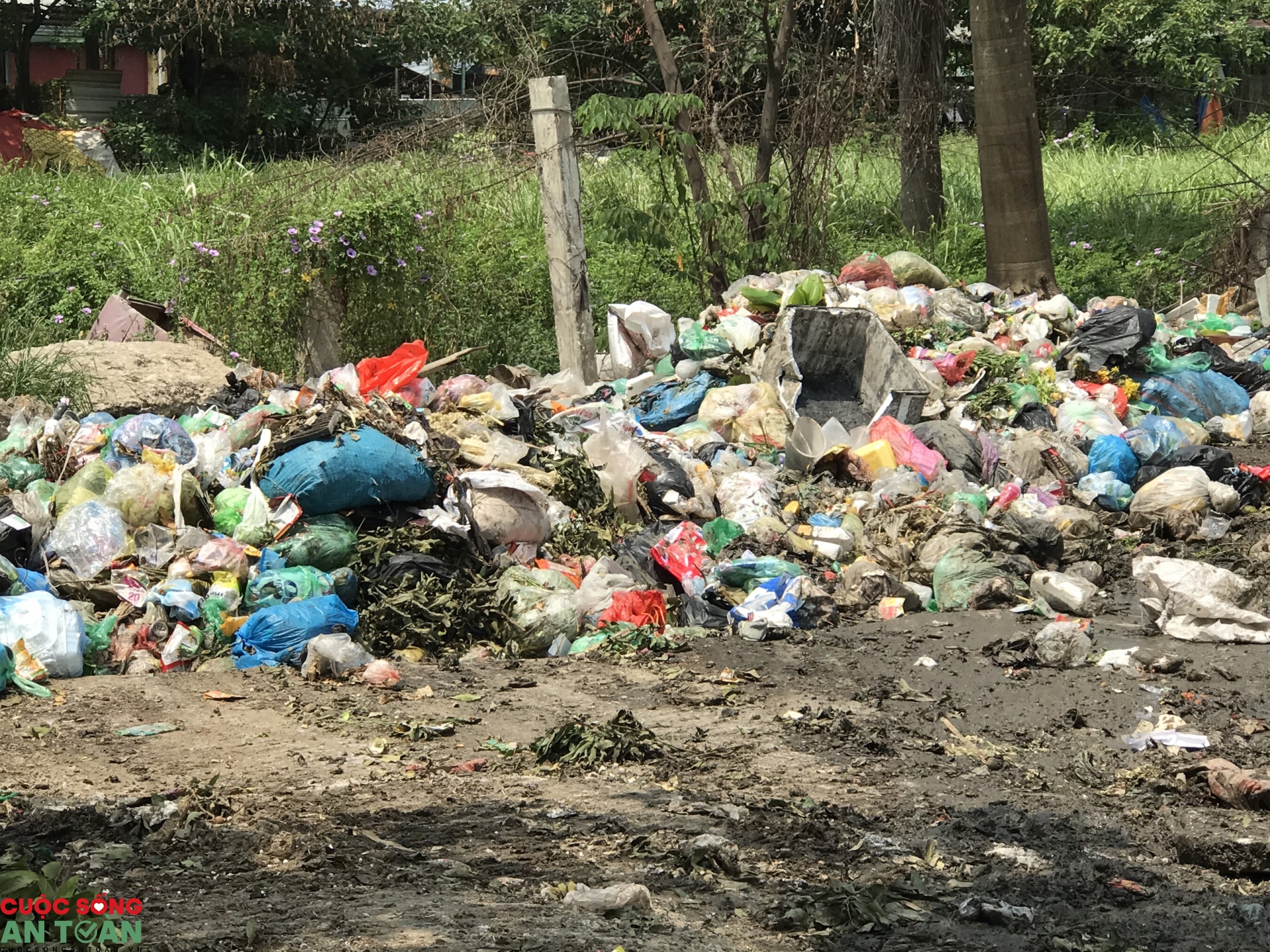 rac thai bua vay hanh ha cong nhan kcn bac thang long